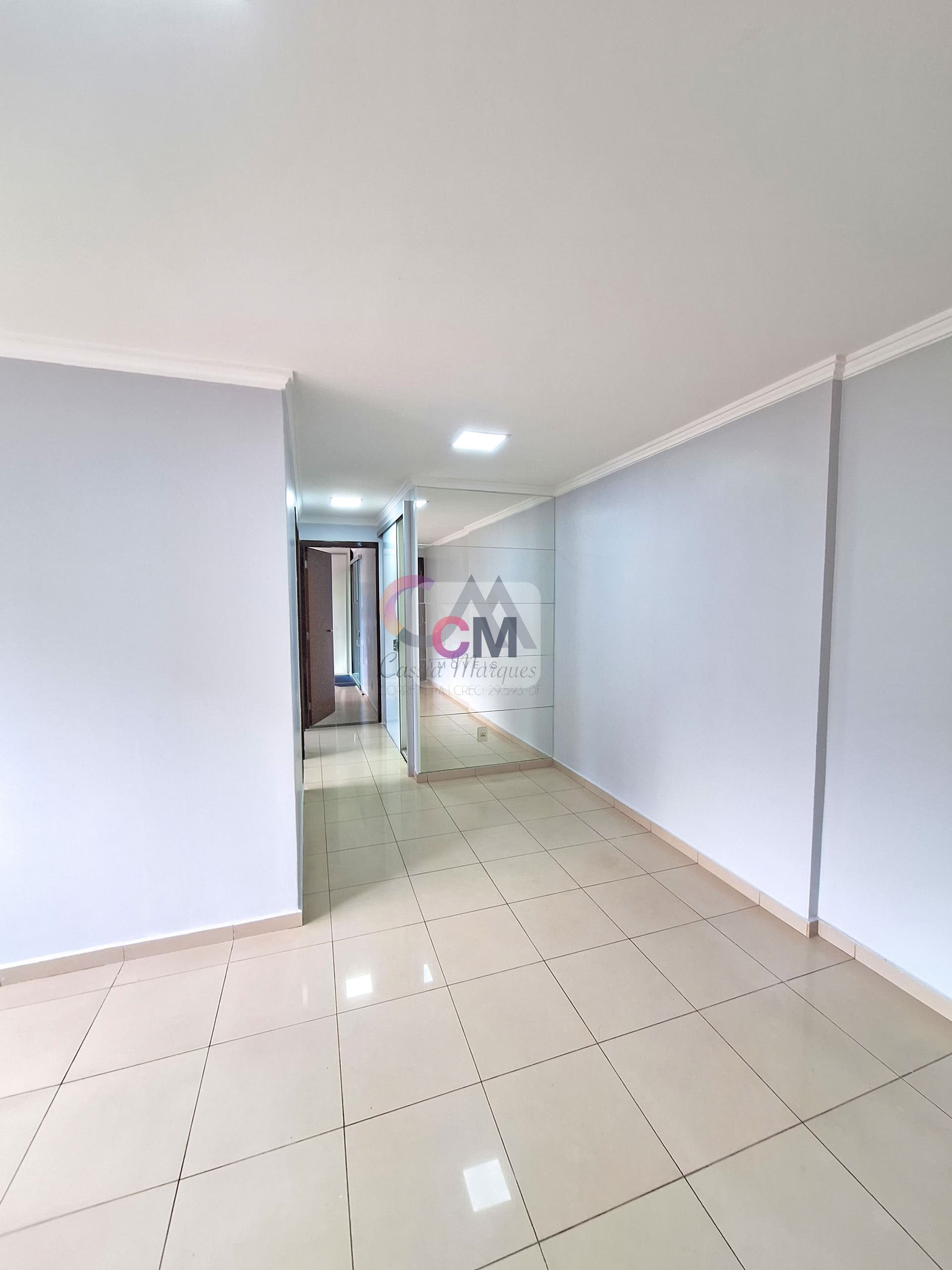 VENDE-SE na Rua 33 Sul - Nascente. Descubra o seu novo lar em Águas Claras, DF!